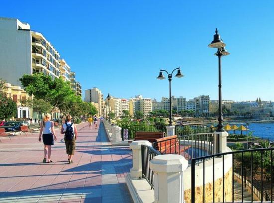 Modern Family Holiday Retreat In Gzira Sliema Kültér fotó
